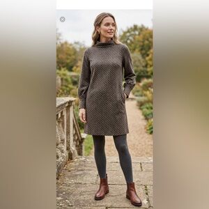 Vintage 70’s Mock Neck Brown and Navy Floral Patterned 3/4 Sleeve Shift Dress